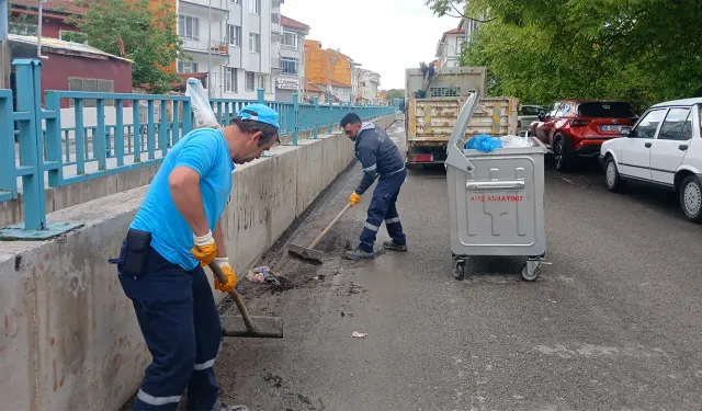 Kütahya’da yağmur ızgaraları temizlendi