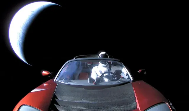 Tesla Roadster’ın uçan modeli ağustosa ertelendi