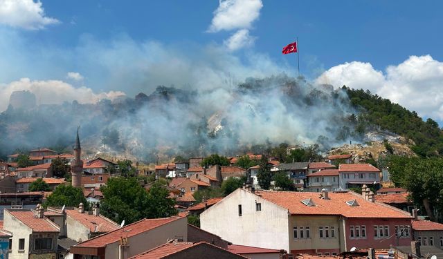 Tarihi Kütahya Kalesi’nde yangın
