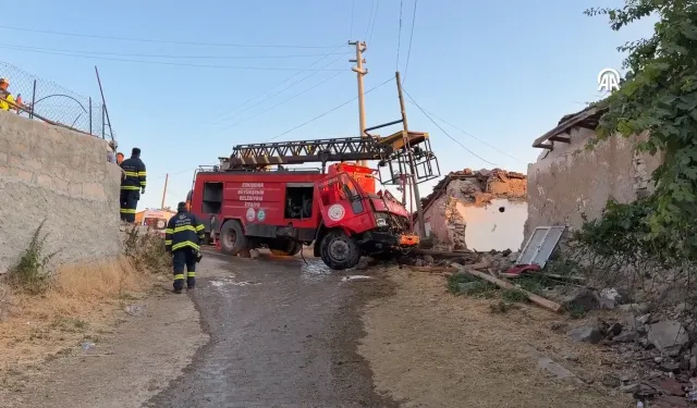 Komşu ilde itfaiye aracı evin duvarına çarptı: 3 yaralı