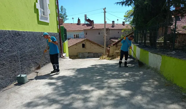 Kütahya İnköy mahallesinde temizlik çalışması