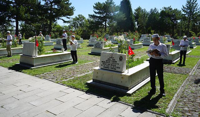 Kütahya’da 15 Temmuz nedeniyle şehitlikler ziyaret edildi