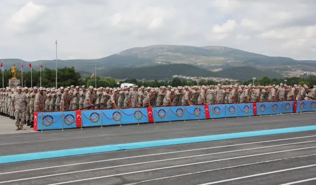 Kütahya’da acemi askerler yemin etti
