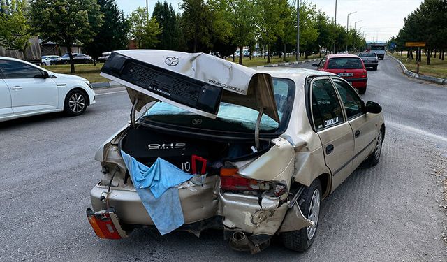 Kütahya’da iki otomobil çarpıştı, 1 yaralı