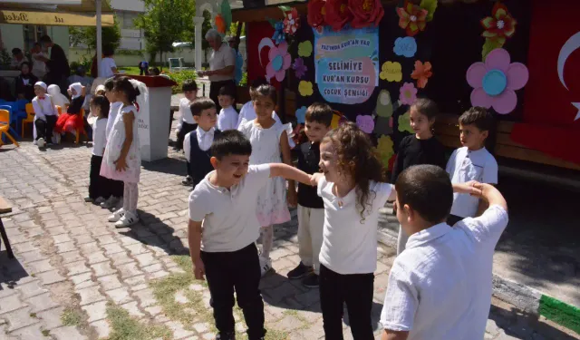 Kütahya'da minik öğrenciler çocuk şenliğinde eğlendi