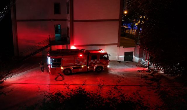 Kütahya’da okuldan yükselen dumanlar ekipleri alarma geçirdi