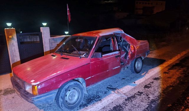 Otomobil ile motosiklet çarpıştı: 1 can kaybı