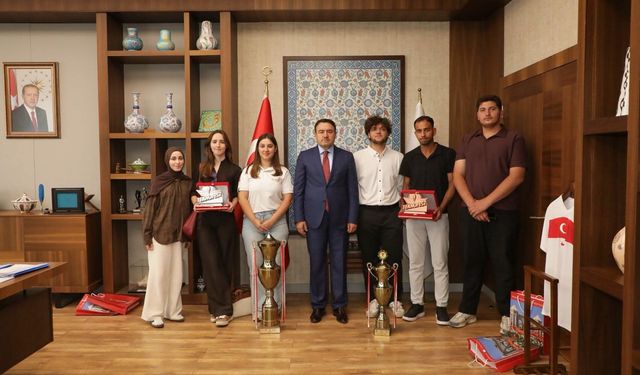 Vali Işın, Kütahya'nın teknoloji yıldızlarını ağırladı