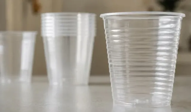 Plastik bardaklardaki çizgilerin sırrı ortaya çıktı