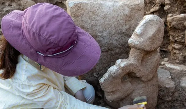 Karahantepe’de 11 bin yıllık heykel bulundu