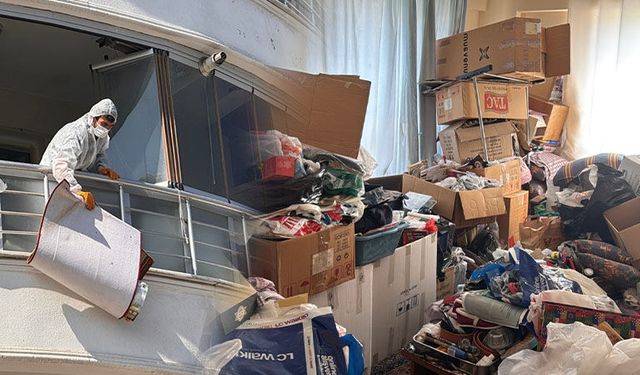 Kütahya'da emekli profesörün iki dairesi çöp ev çıktı