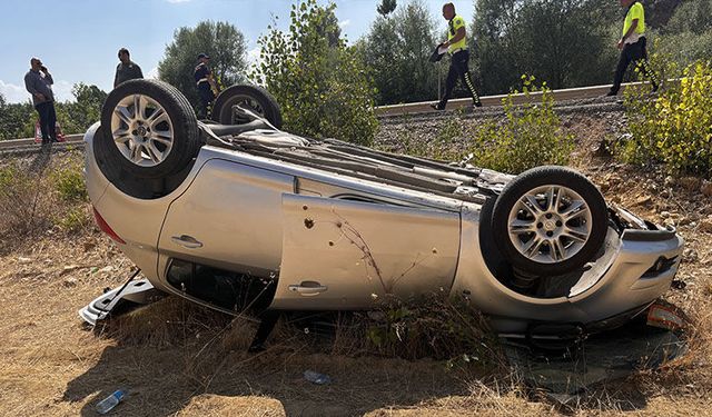 Kütahya'da otomobil ile hafriyat kamyonu çarpıştı, yaralılar var