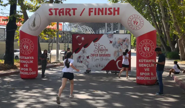 Kütahya’da sporcular Zafer Koşusu’nda yarıştı