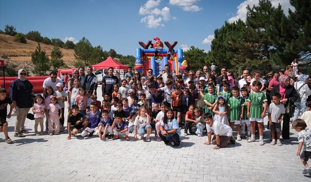 Kütahya Domaniç'te çocuklar unutulmadı