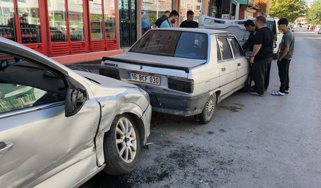 Kütahya’da dört araçlı zincirleme trafik kazası