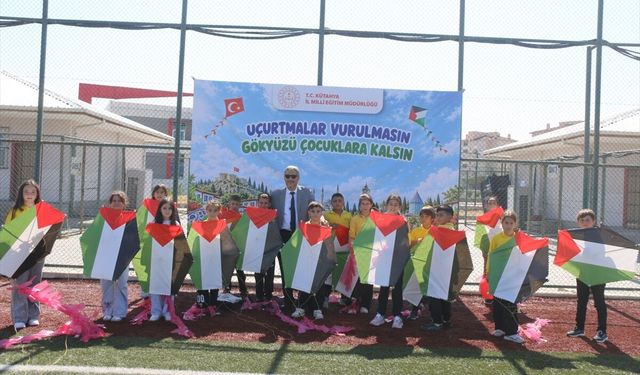 Kütahya'da uçurtmalar Gazze'li çocuklar için uçuruldu