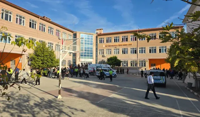 Manisa’da okul önünde silahlı saldırı: 1 ölü