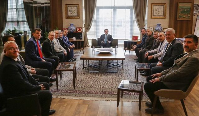 Kütahya Valisi Işın muhtarları makamında kabul etti