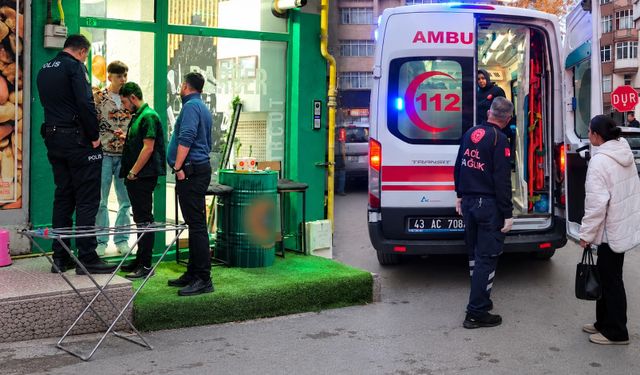 Kütahya'da berber dükkanında makaslı ve sopalı kavga