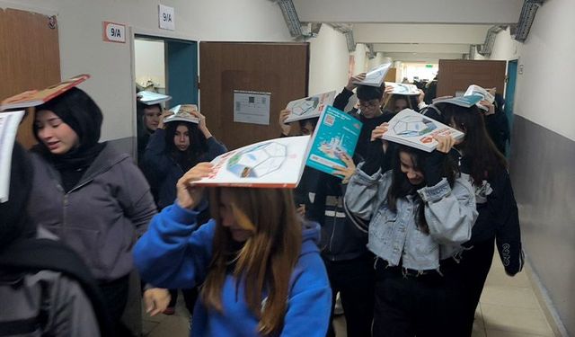 Kütahya’da okullar, deprem tatbikatından tam not aldı