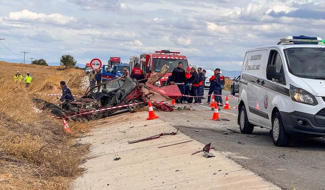 Uşak’ta feci kaza: Aynı aileden 3 kişi hayatını kaybetti