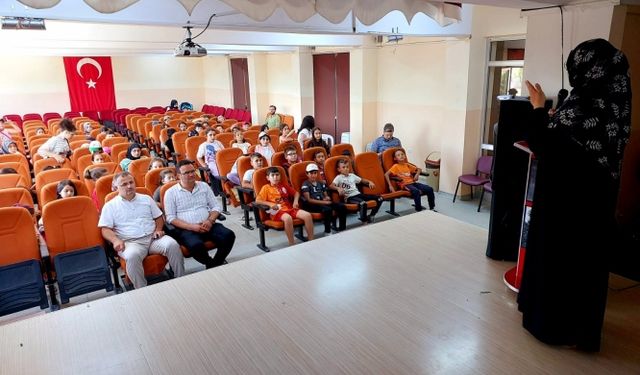 Çavdarhisar'da öğrencilere seminer ve ortaokul gezisi düzenlendi