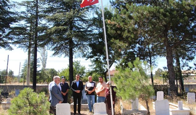 Domaniç'te Şehit İbrahim Solmaz kabri başında anıldı