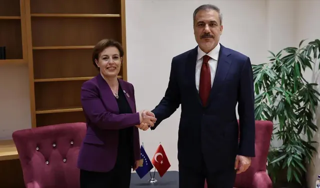 Bakan Fidan, Hırvatistan'da Kosova Dışişleri Bakanı Gervalla-Schwarz ile görüştü