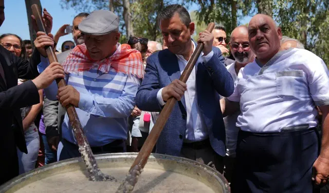 CHP Genel Başkanı Özel, İzmir'de "Keşkek Günü" etkinliğine katıldı