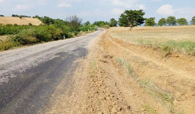 Kütahya’da Özel İdare ve Karayolları yolları temizliyor 