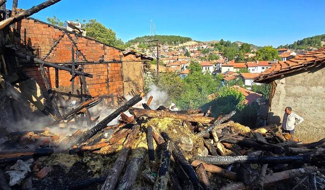 Gediz’de samanlık yangını