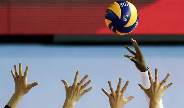 Kütahya Domaniç'te kız çocukları için voleybol kursu açıldı