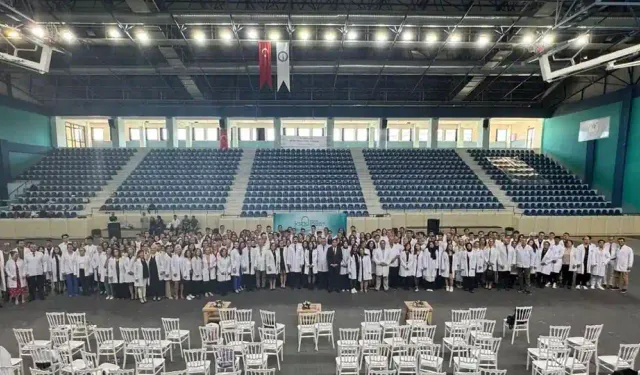 Kütahya’da geleceğin doktorları önlük giydi