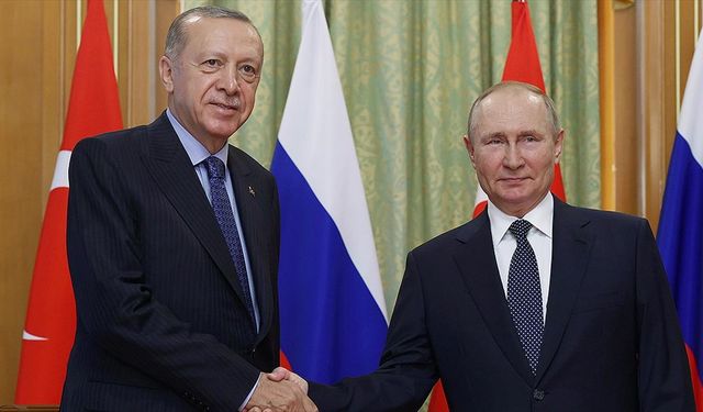 Cumhurbaşkanı Erdoğan, Putin ile ikili ilişkileri görüştü