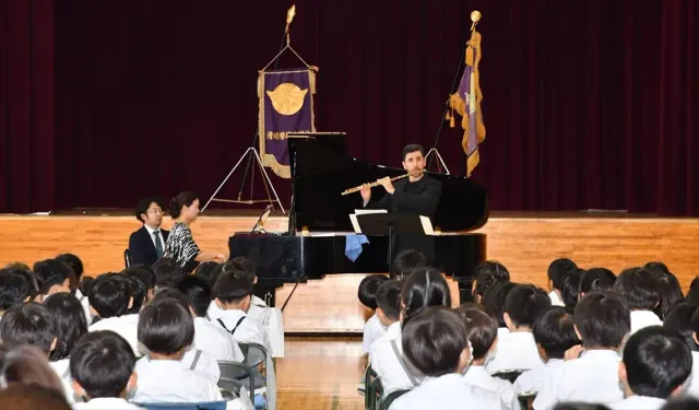 Flüt sanatçısı Bülent Evcil Japonya'da 7 konser verdi