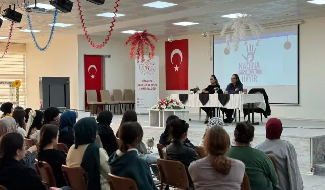 Kütahya’da üniversite öğrencilerine şiddet ve mücadele anlatıldı 