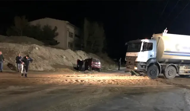 Kütahya’da otomobille su tankeri çarpıştı, 1 yaralı 