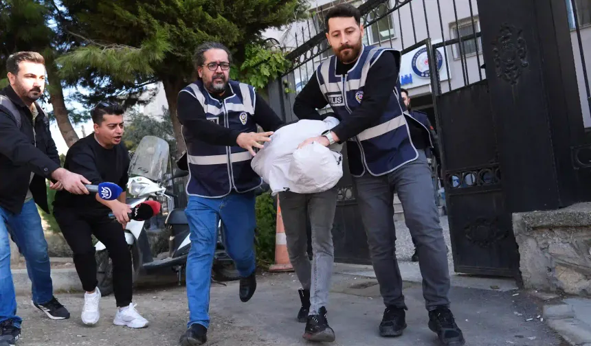 İzmir'de çocuğunun boğazına bıçak dayanan baba tutuklandı