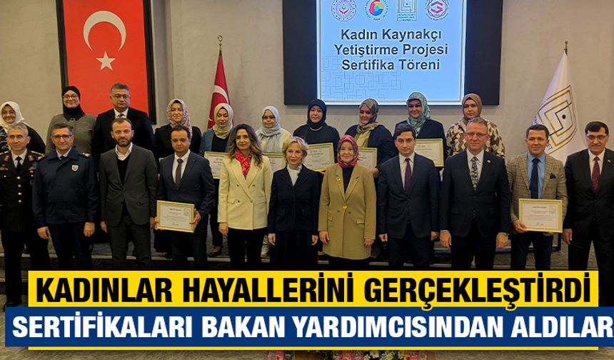 Kütahya'da kadın kaynakçılar sertifikalarını bakan yardımcısının elinden aldı