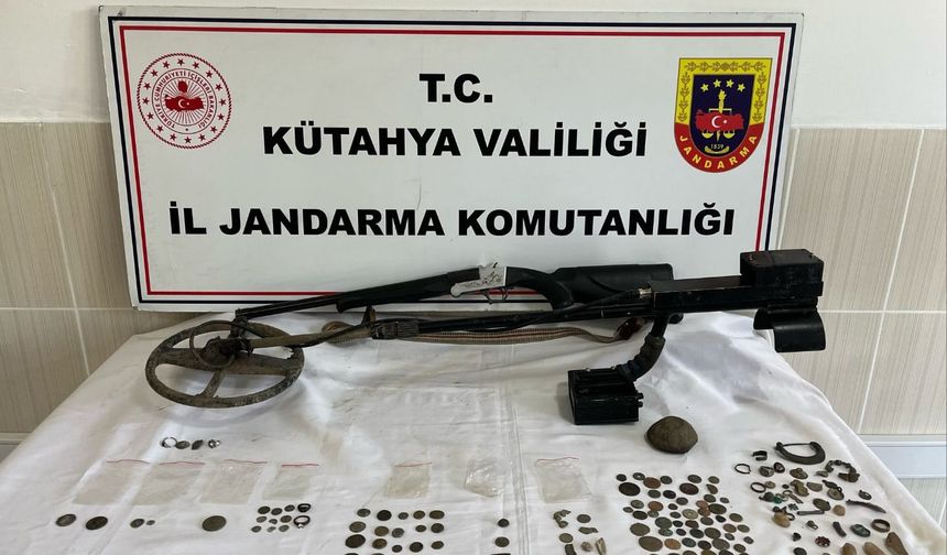 Kütahya'da tarihi eser kaçakçılığı operasyonu: 148 parça eser ele geçirildi