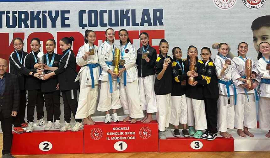 Tavşanlı Belediyesi Spor Kulübü’nden Türkiye Şampiyonası’nda tarihi başarı