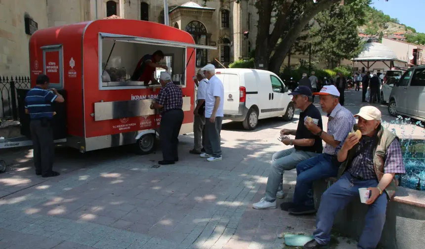 Kütahya Vakıflar Bölge’den sıcak çorba ikramı