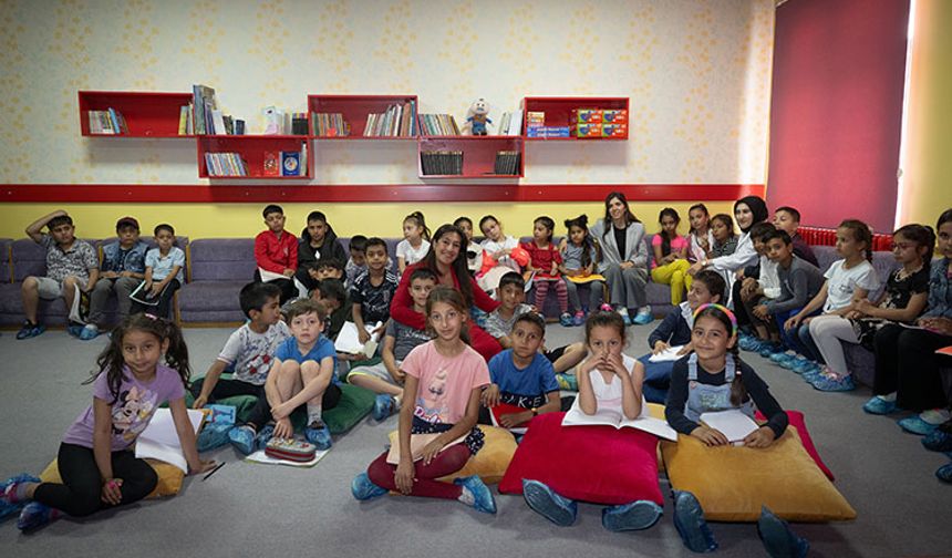 Şair Anne Doksöz: şiirle dokunan öğretmen