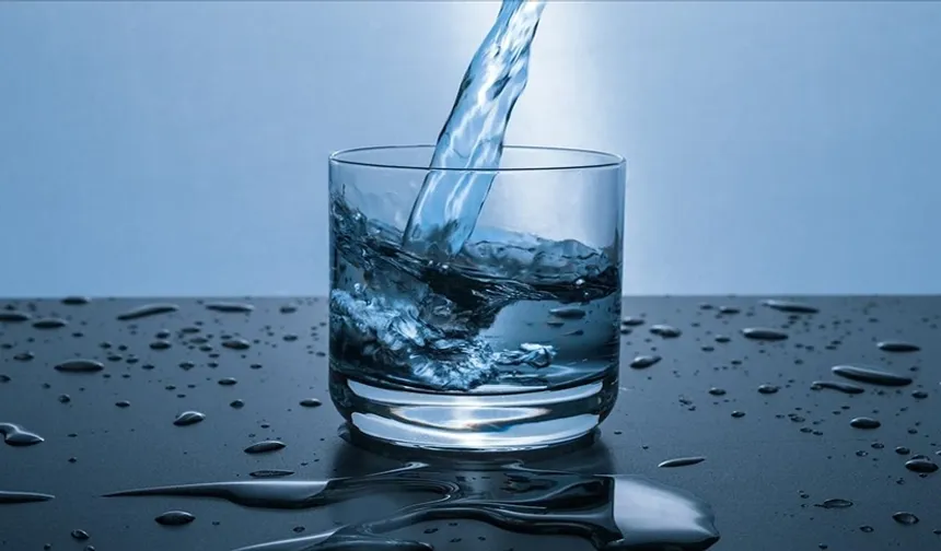 Uzmanlar uyardı: Bol su içmek herkese iyi gelmeyebilir