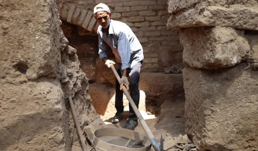 Harran’da 50 derecede kazı çalışması