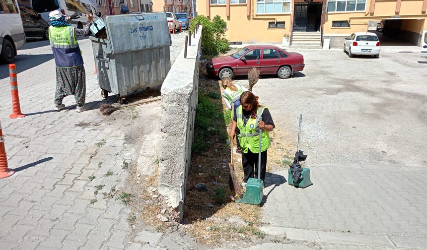 Kütahya Meydan Mahallesi’nde Kapsamlı Temizlik Çalışması
