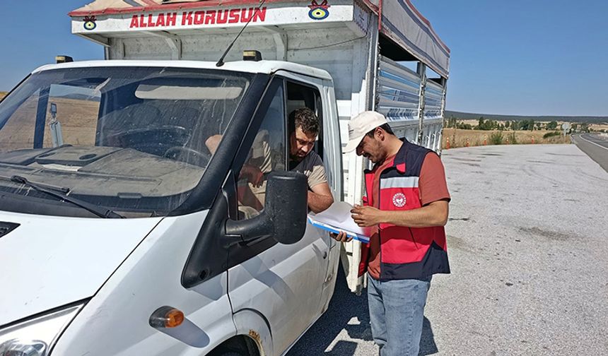 Çavdarhisar’da yol kontrolünde hayvan nakli denetlendi