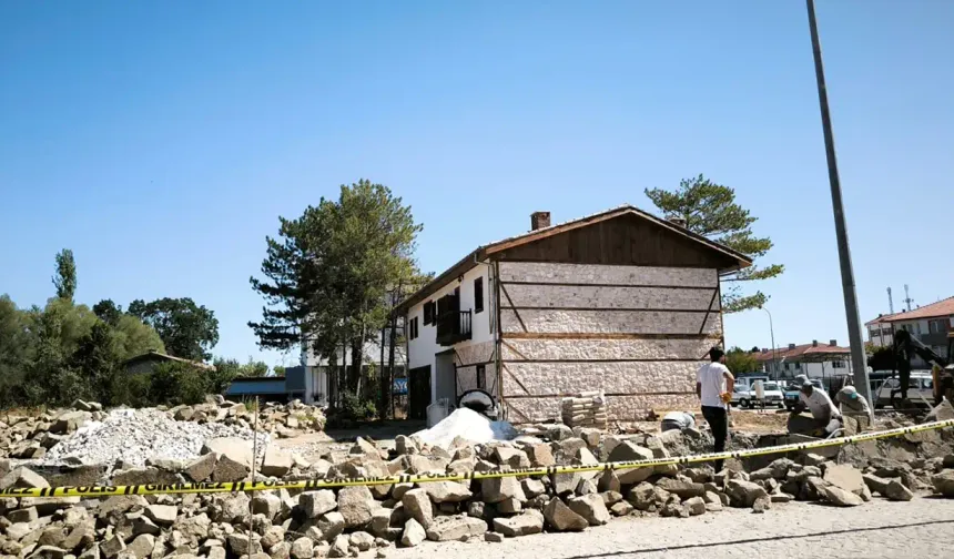 Kütahya Çavdarhisar’da karşılama merkezi tamamlanıyor