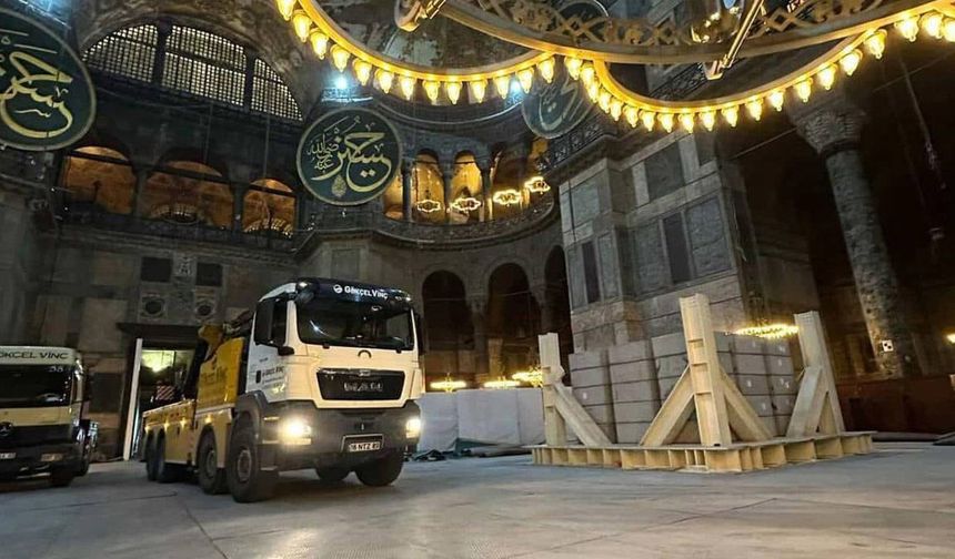 İlber Ortaylı'dan çok sert Ayasofya çıkışı: O yapı çökerse faturayı Türklere keserler!