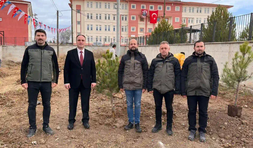 Kütahya Aslanapa’da fidanlar toprakla buluştu